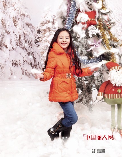 亮色服装怎么搭配好看 糖果色羽绒服怎么搭配