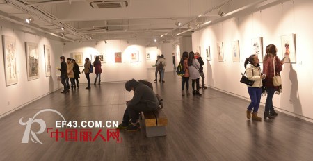 “金苑杯”首届中国时装画大展武汉展开幕及展览