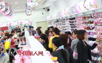 阿呀呀七彩花饰品连锁加盟成功率高的四大原因