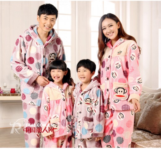 珊瑚绒面料怎么样 珊瑚绒亲子装家居服