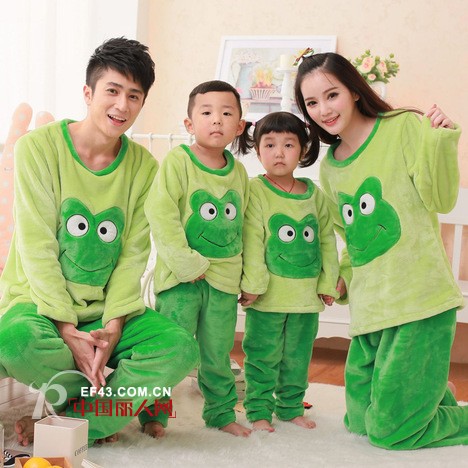 珊瑚绒面料怎么样 珊瑚绒亲子装家居服