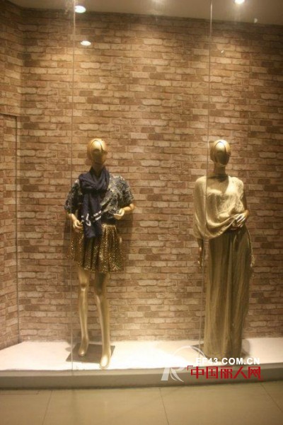 中国著名时装设计师陈军时装发布会即将开幕