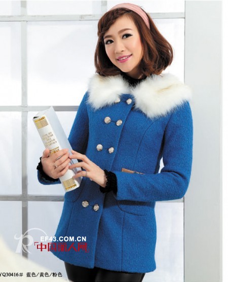 双排扣毛领毛呢外套好看吗