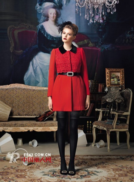 毛呢外套内搭怎么穿 毛呢搭配什么款式连衣裙好看