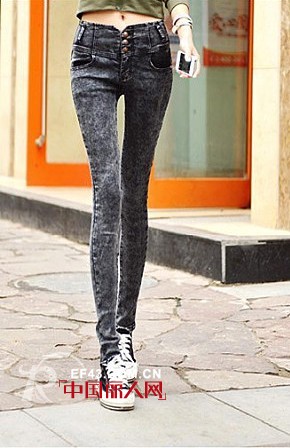 你的衣柜里有几条牛仔裤?