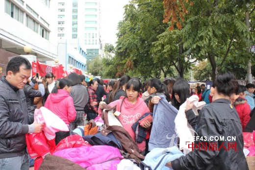 双“蛋”节感恩回馈,叮当猫携手M&Q大眼蛙疯狂特卖