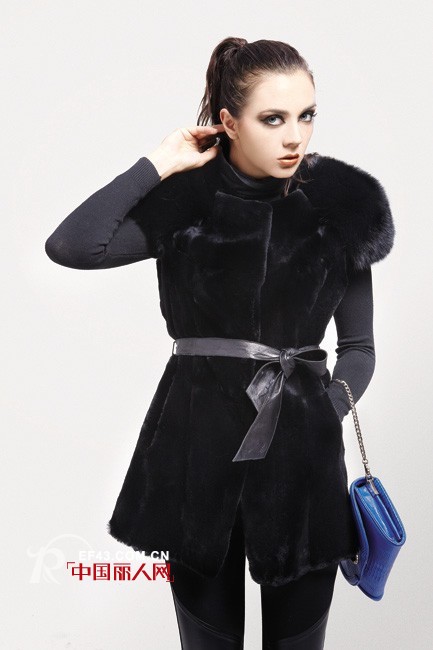 美丽不冻人 皮衣皮草的过冬时尚搭配