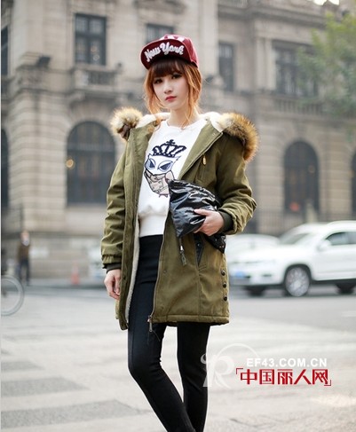 加绒外套搭配 穿出韩版的休闲时尚