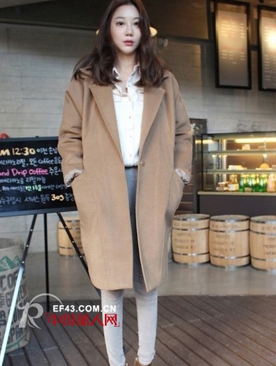 毛呢大衣该怎么搭配 冬季穿衣时尚装扮