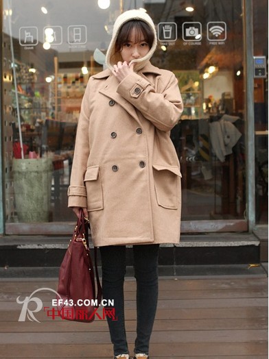 毛呢大衣该怎么搭配 冬季穿衣时尚装扮