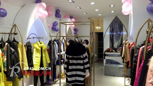 恭祝迪斯廷.凯女装深圳龙港店隆重开业