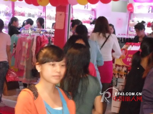 热烈祝贺丽人岛内衣海南556店盛大开业