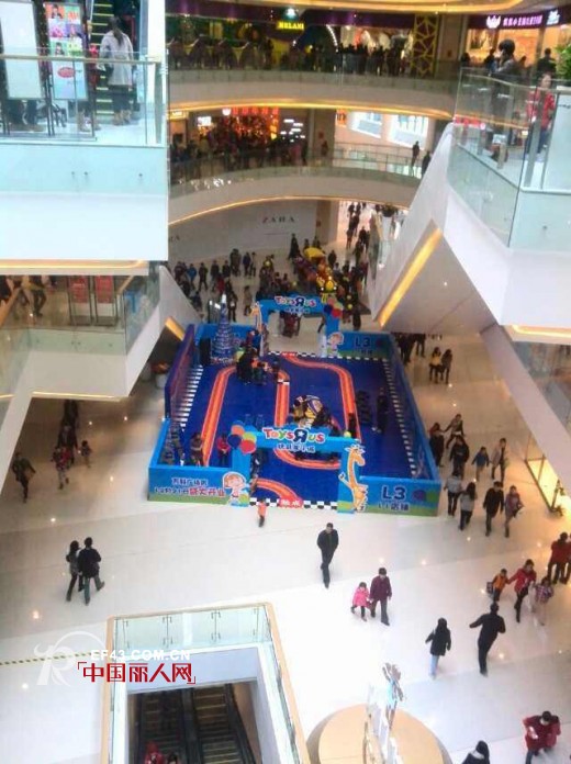 A/E龙岗万科店开业首日销售火爆 营业额轻松破10万