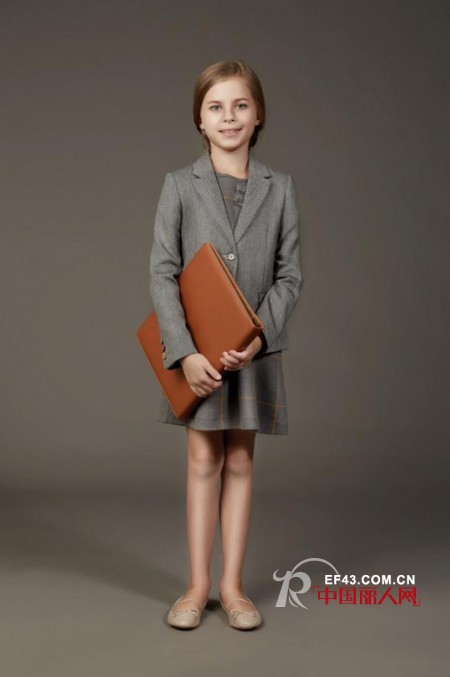 童装怎么搭配才时尚 职业装款式装扮