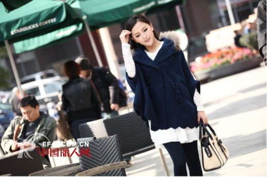 毛呢披肩外套 做甜美女人