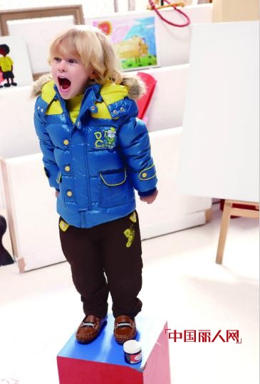 叮当猫与你约“惠”圣诞