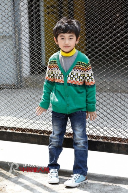 英伦风格款式搭配 针织衫款式搭配