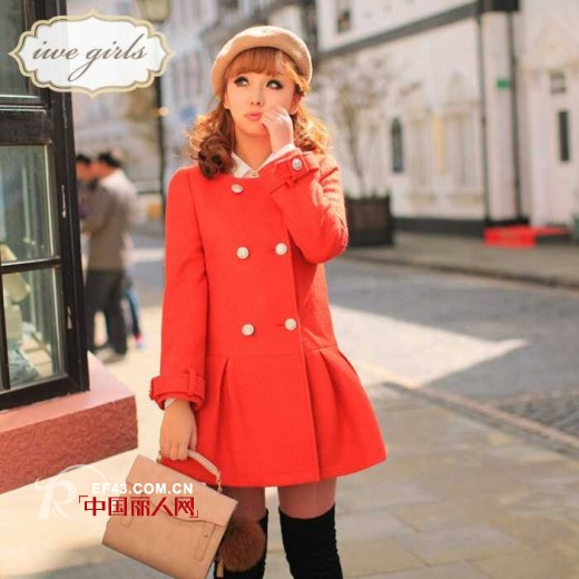 时尚双排扣大衣如何搭出潮流英伦风