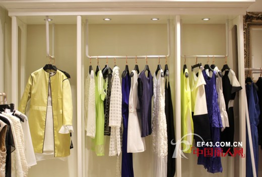 A/E 巴黎速递,全球暖冬春装抢市