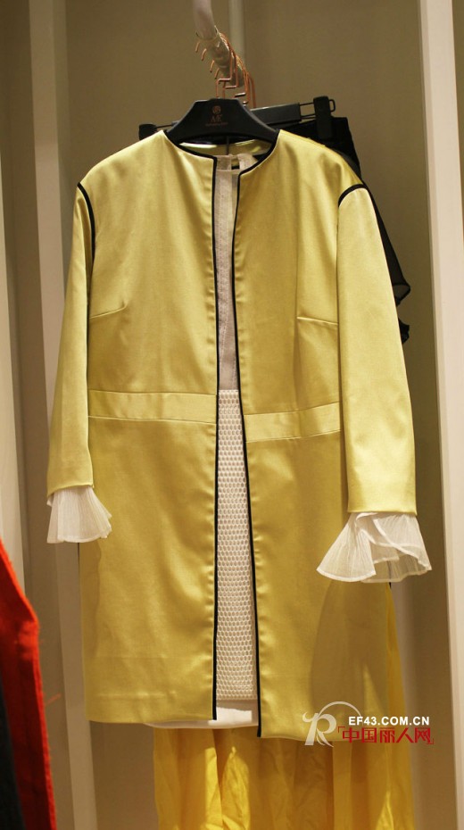 A/E 巴黎速递,全球暖冬春装抢市