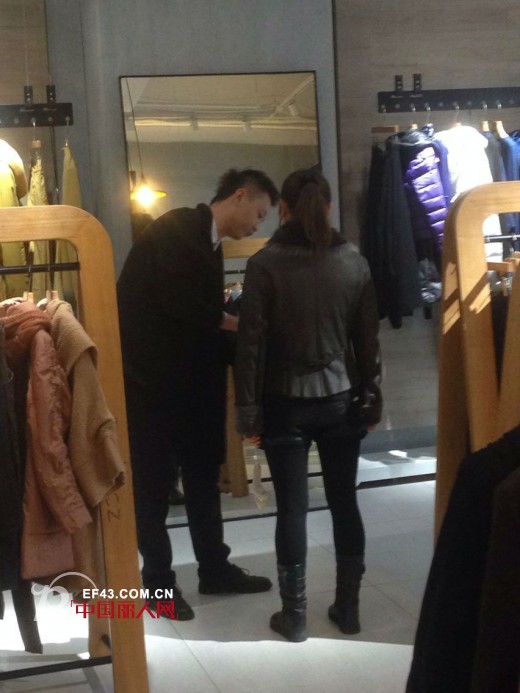 Eall.cz 意澳虎门①号店“狂欢之约” 业绩突破4万