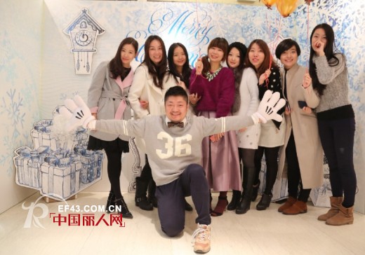 ELLASSAY 主题时尚日——白色圣诞派对