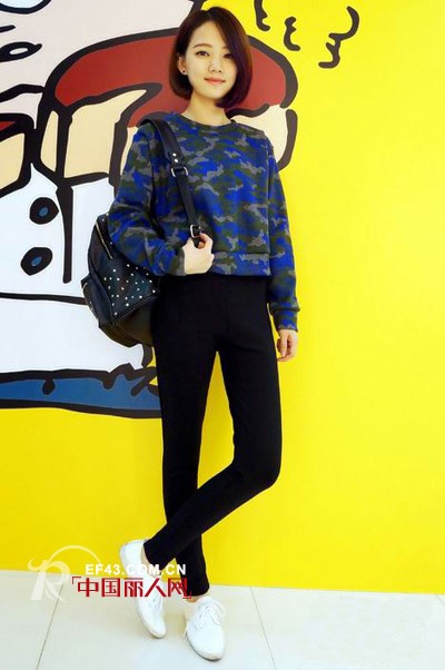 什么款式穿着比较显小 韩版休闲装减龄必备