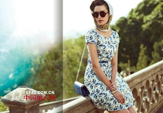 春季女装新品 通勤装与连衣裙如何搭配