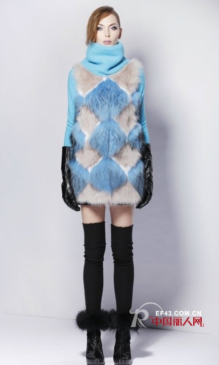 2013冬装新款搭配 蓝色服装怎么搭配 蓝色搭配什么颜色好看