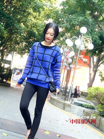 宝蓝色秋冬装搭配 宝蓝色什么款式流行