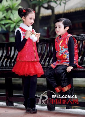 红色服装怎么搭配 红色童装流行什么款式