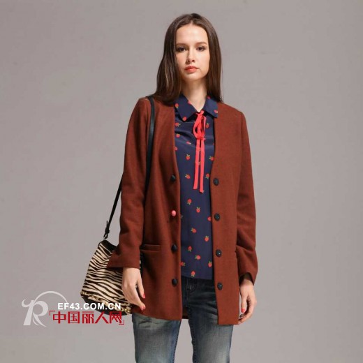 波点衬衫搭配 如何穿出邻家美女孩的亲切