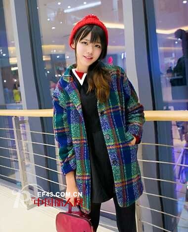 格子大衣搭配法 都市学院风格的不同搭配