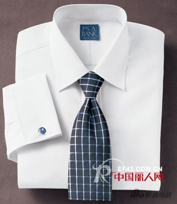 法式衬衫的加高欧式方领特色