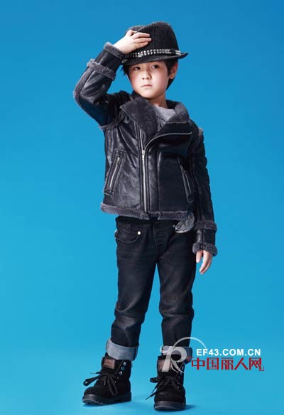 童装什么颜色最受欢迎 红色黑色怎么搭配