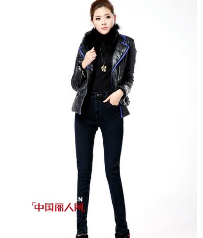 立体剪裁弹力打底裤   时尚搭配