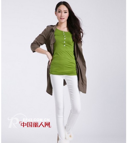 立体剪裁弹力打底裤   时尚搭配