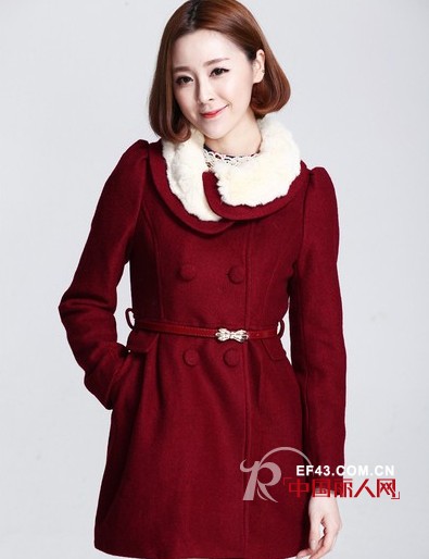 酒红色女装搭配 演绎女人独特的魅力