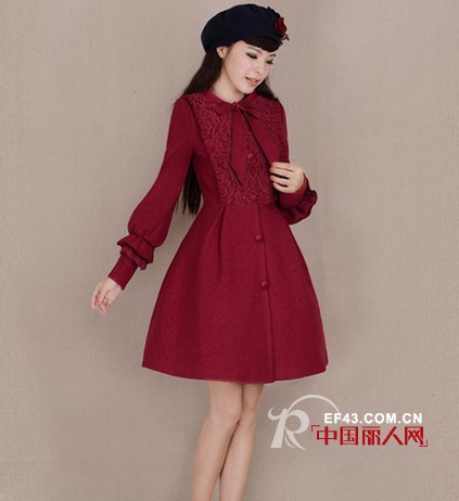 枣红色的大方温婉 穿出时尚达人范儿