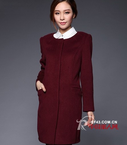 枣红色的大方温婉 穿出时尚达人范儿