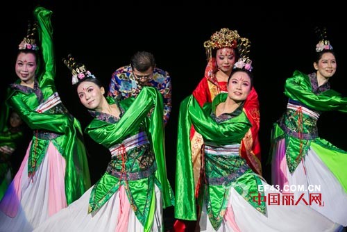 载歌载舞 “时尚深圳20年·我的态度”年度盛典奏响华美乐章