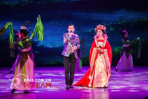 载歌载舞 “时尚深圳20年·我的态度”年度盛典奏响华美乐章