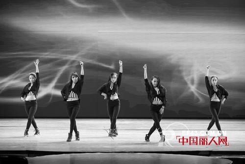 载歌载舞 “时尚深圳20年·我的态度”年度盛典奏响华美乐章