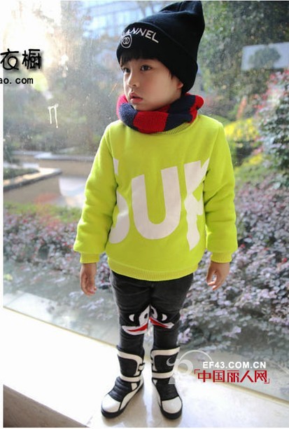 圆领卫衣T恤款式 卫衣T恤怎么搭配好看