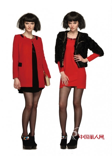 红色的衣服与什么颜色搭配