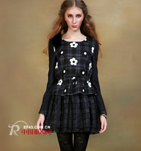 高领长袖连衣裙  冬天裙装这么搭配