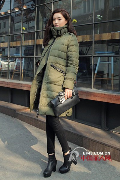 冬季羽绒服怎么搭配显瘦 长款羽绒服怎么搭配显高挑