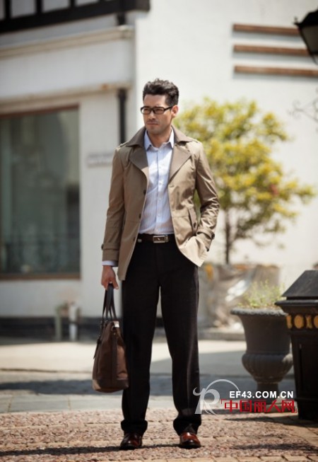 男人穿白衬衣好看吗 男士白衬衣搭配