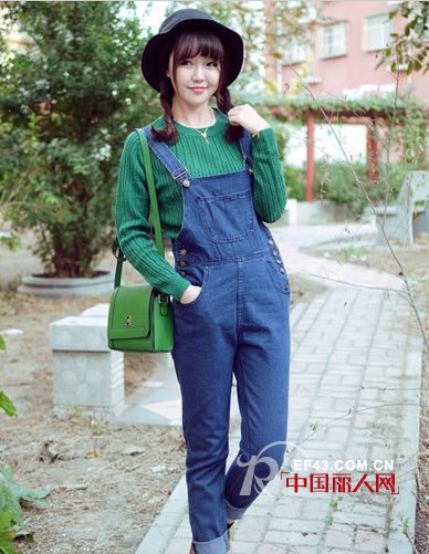 休闲裤之背带裤系列 俏皮可爱背带裤搭配