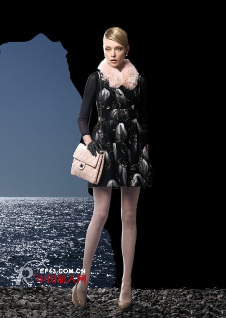 中长款的连衣裙外套好看吗